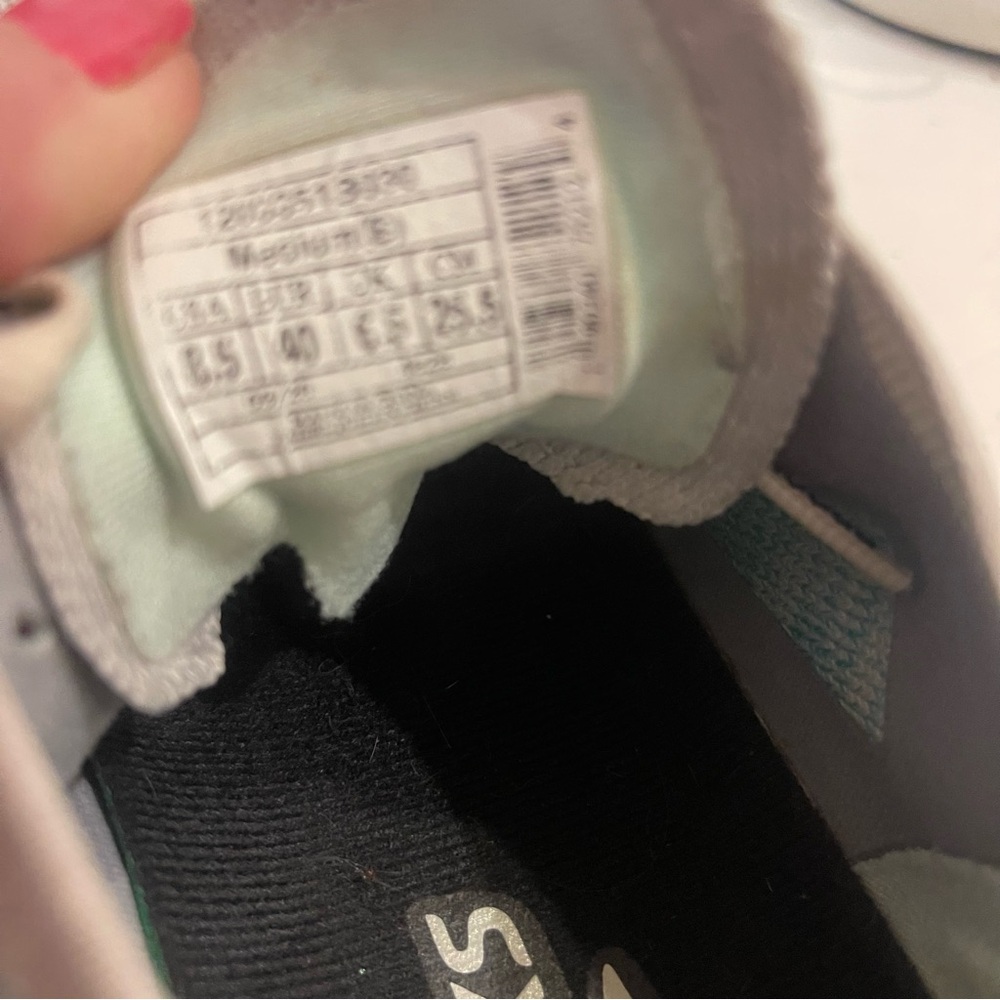Women’s BROOKS Levitate 4 Sneakers Shoes - Picture 6 of 6